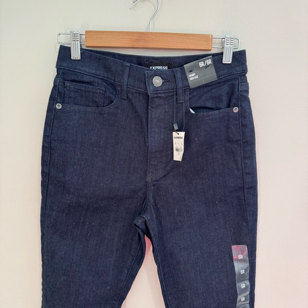 Express NWT Dark Wash Skinny Jeans - Picture 5 of 9